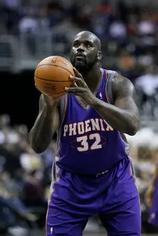 Shaq shooting a free throw for the Phoenix Suns